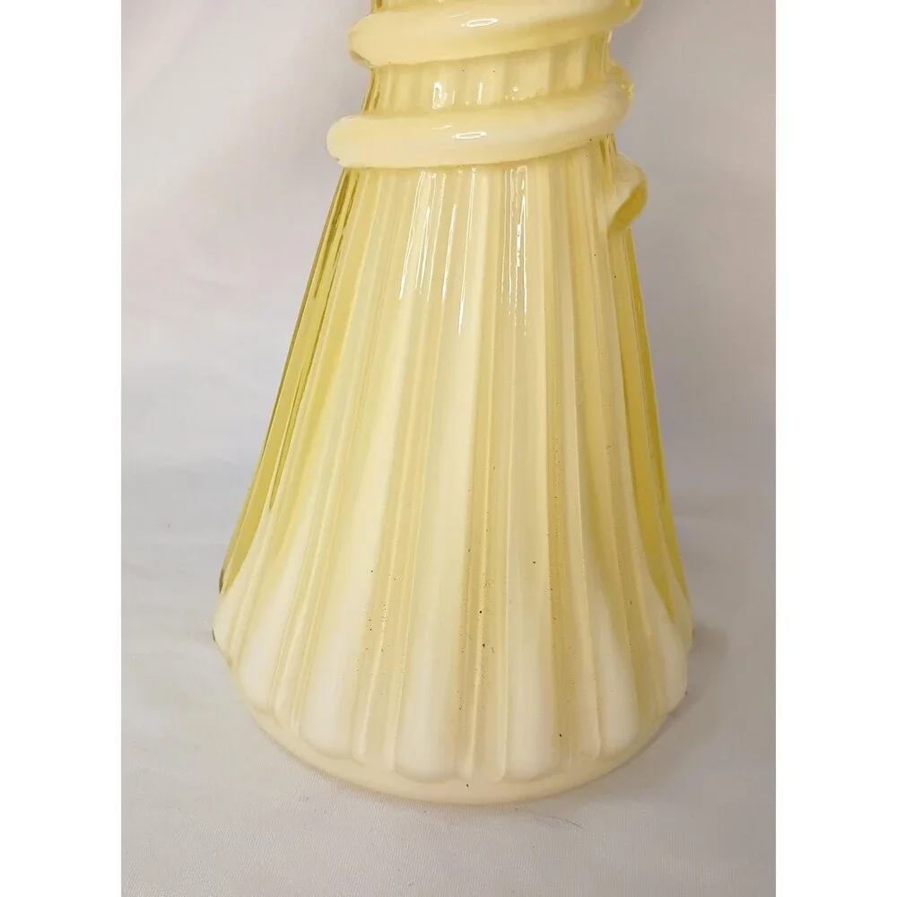 Fenton vintage yello